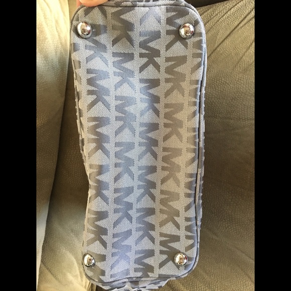 MK Jet Set Signature Logo Shoulder Tote - Picture 3 of 3